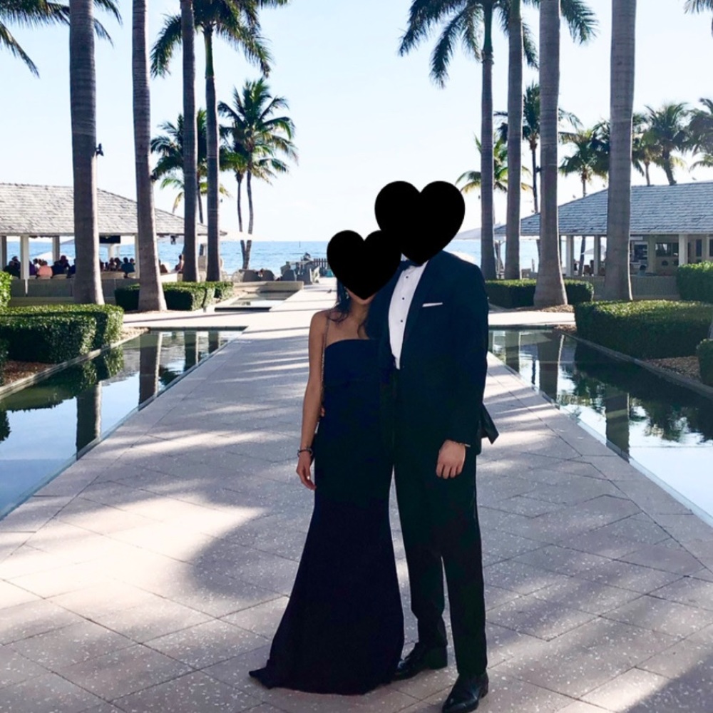 Jarlo dark blue strapless gown